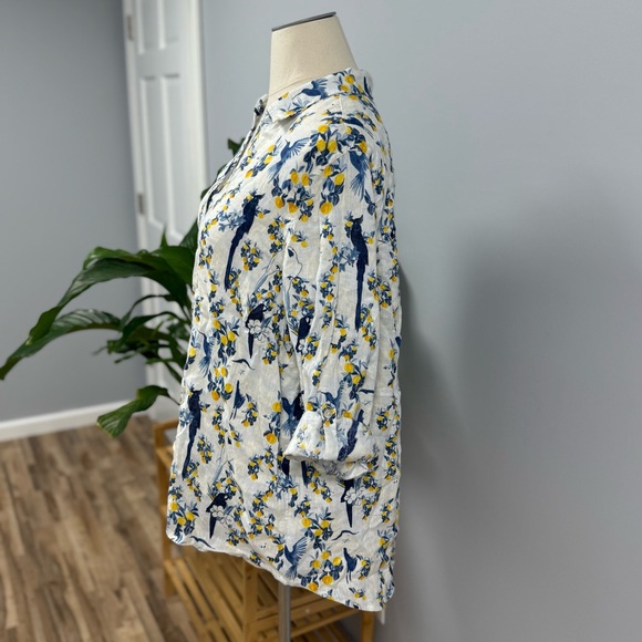 NWOT Isaac Mizrahi 100% Linen Button Up Blouse Top Flowers & Birds 3/4 Roll Tab - Picture 3 of 8